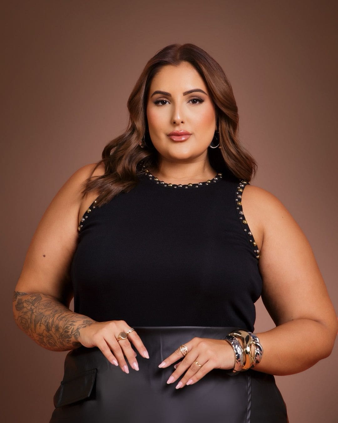 WhatsApp Image 2025-03-12 at 21.43.14 REGATA COM BORDADOS - Imagem 1